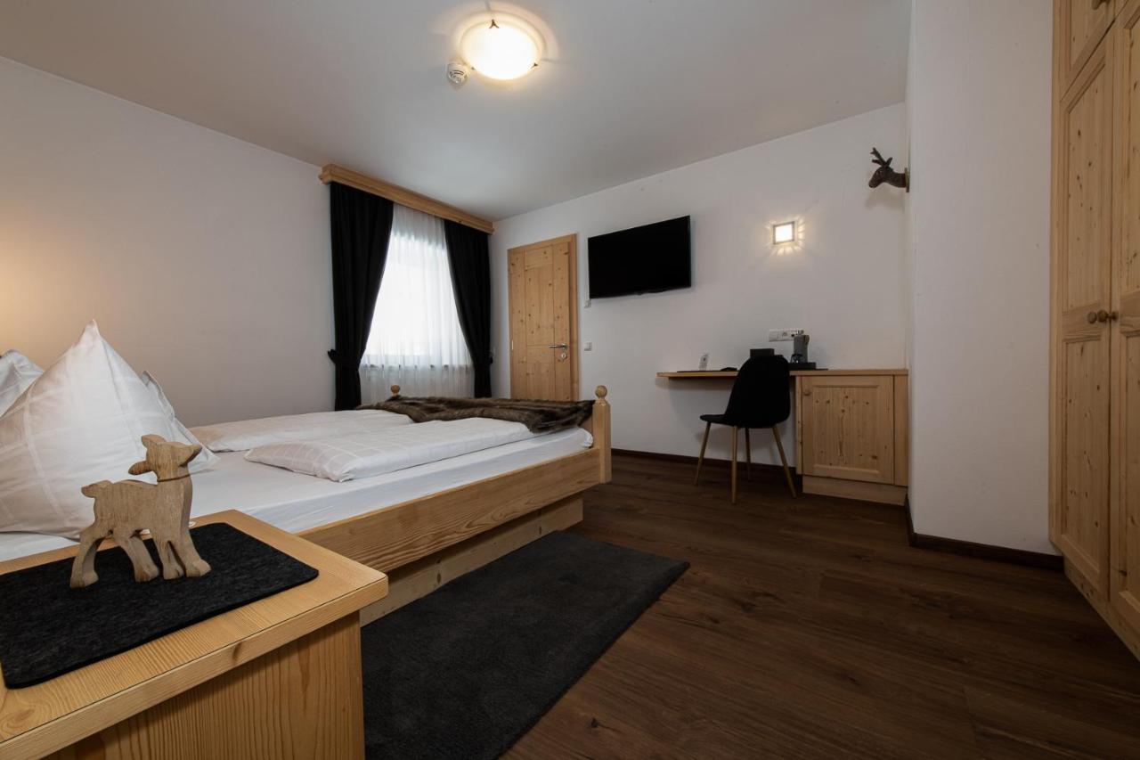 Garni Sunela B&B Selva di Val Gardena Exterior photo