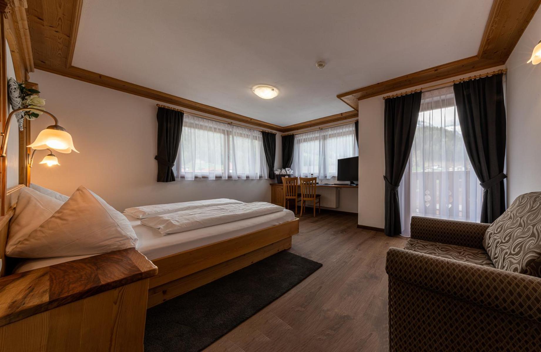 Garni Sunela B&B Selva di Val Gardena Exterior photo