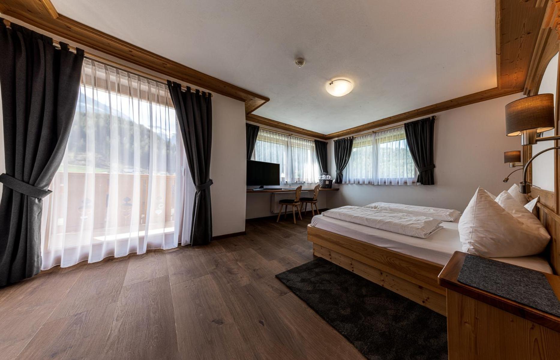 Garni Sunela B&B Selva di Val Gardena Exterior photo